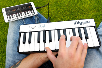 iRig Keys MINI with Android smartphone