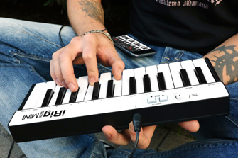 iRig Keys MINI with iPhone