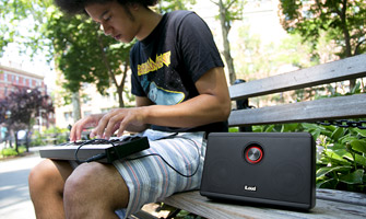 iloud_playing_irig_keys.jpg iloud_playing_irig_keys.jpg