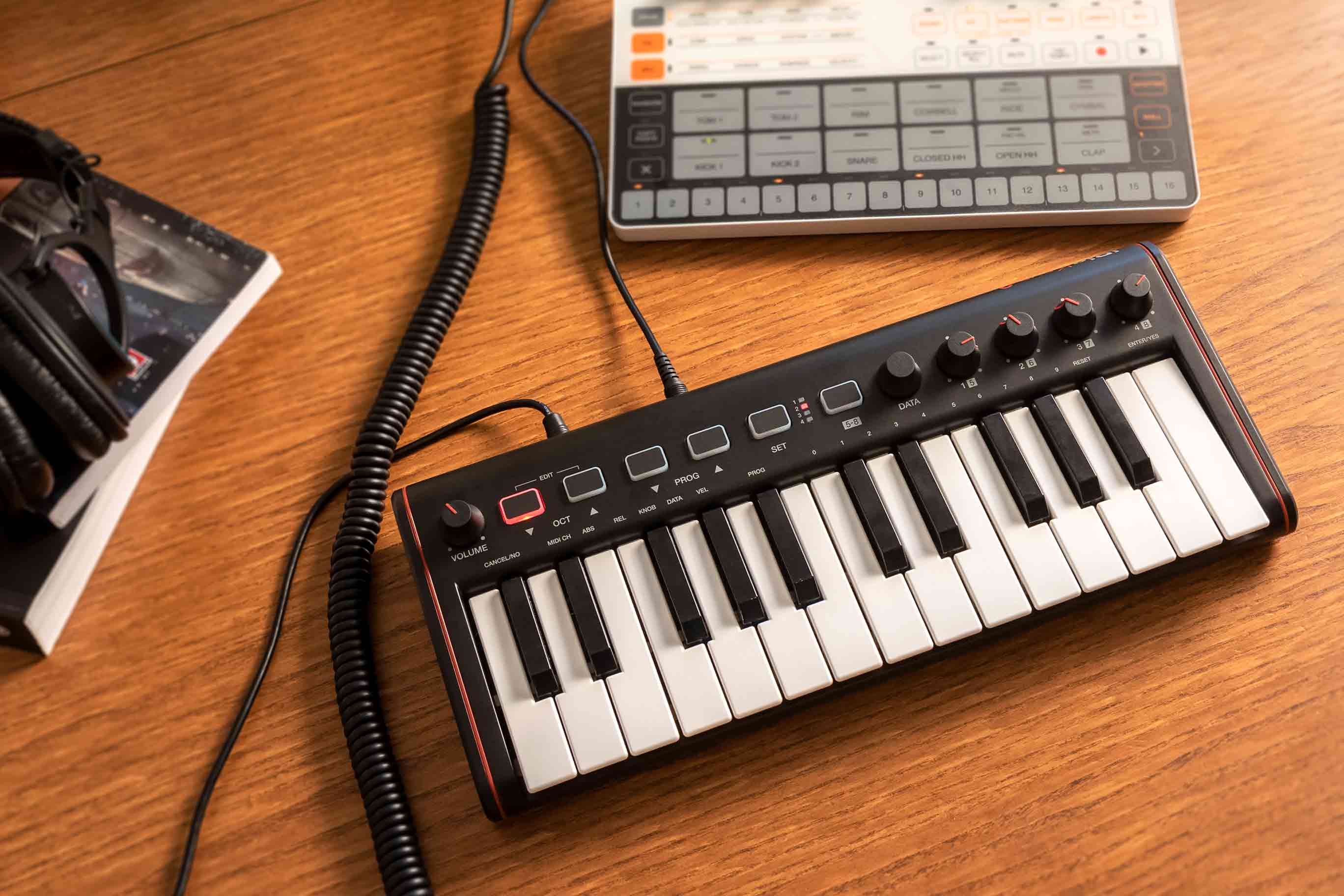 IK Multimedia iRig Keys 2 25 key Midi Controller