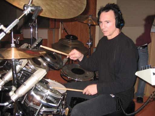 terry_bozzio_playing