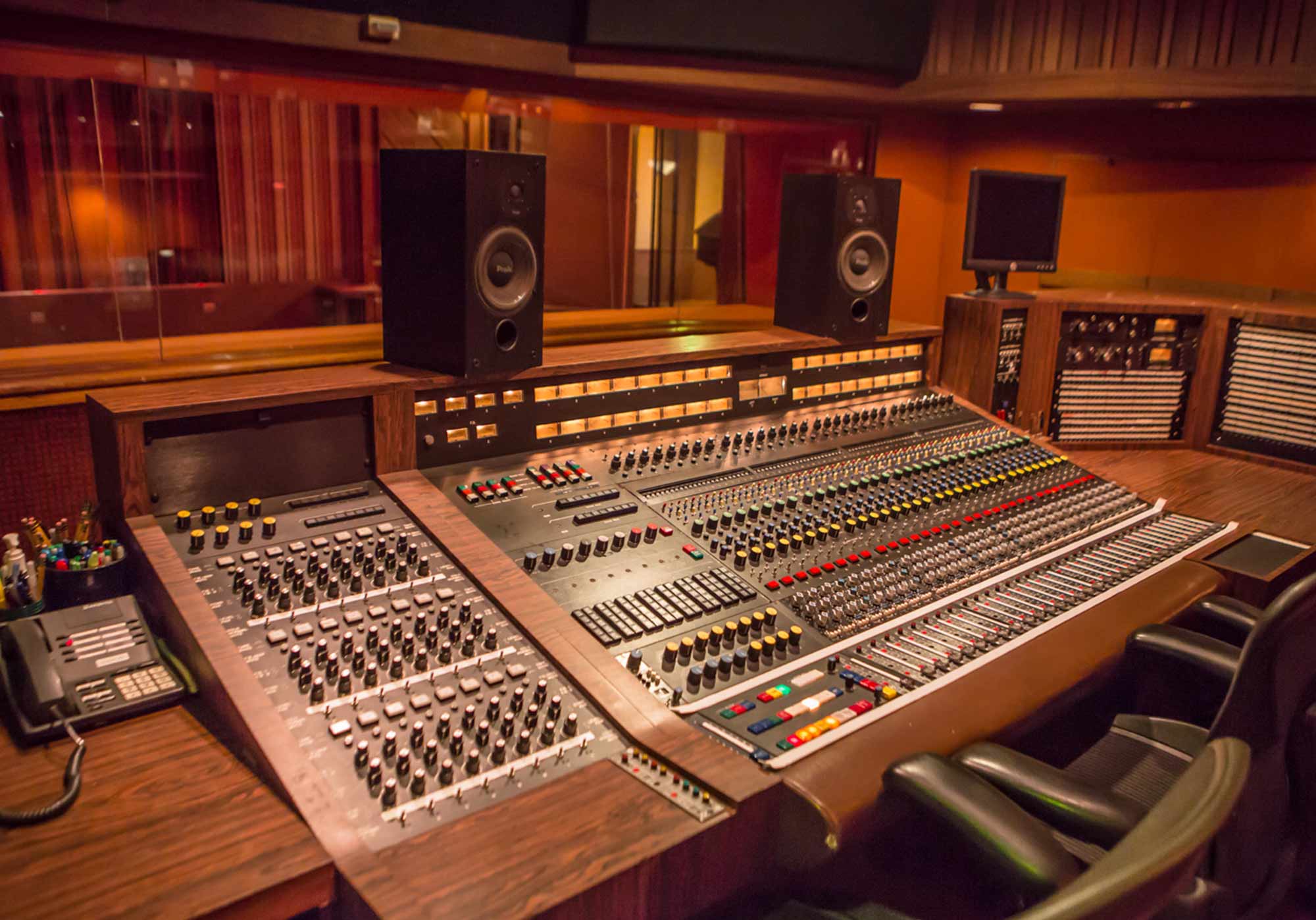 sunset_studios_control_room_3