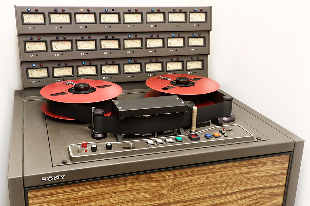 IK Multimedia - Tape Machine 24